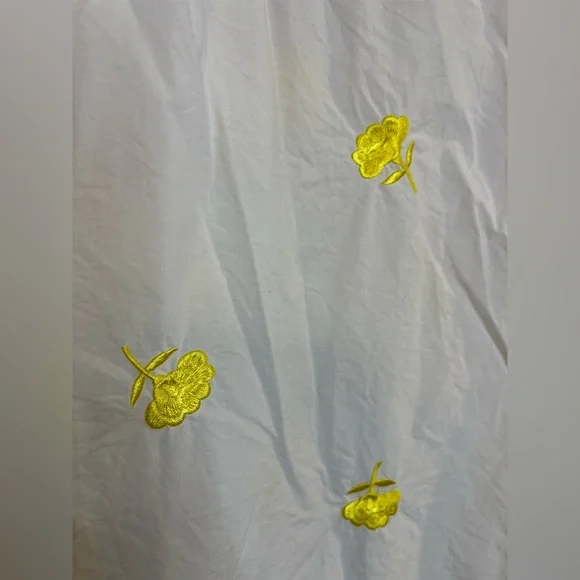 THESHIRT White Button-Up Shirt with Yellow Floral Embroidery - Picture 7 of 8